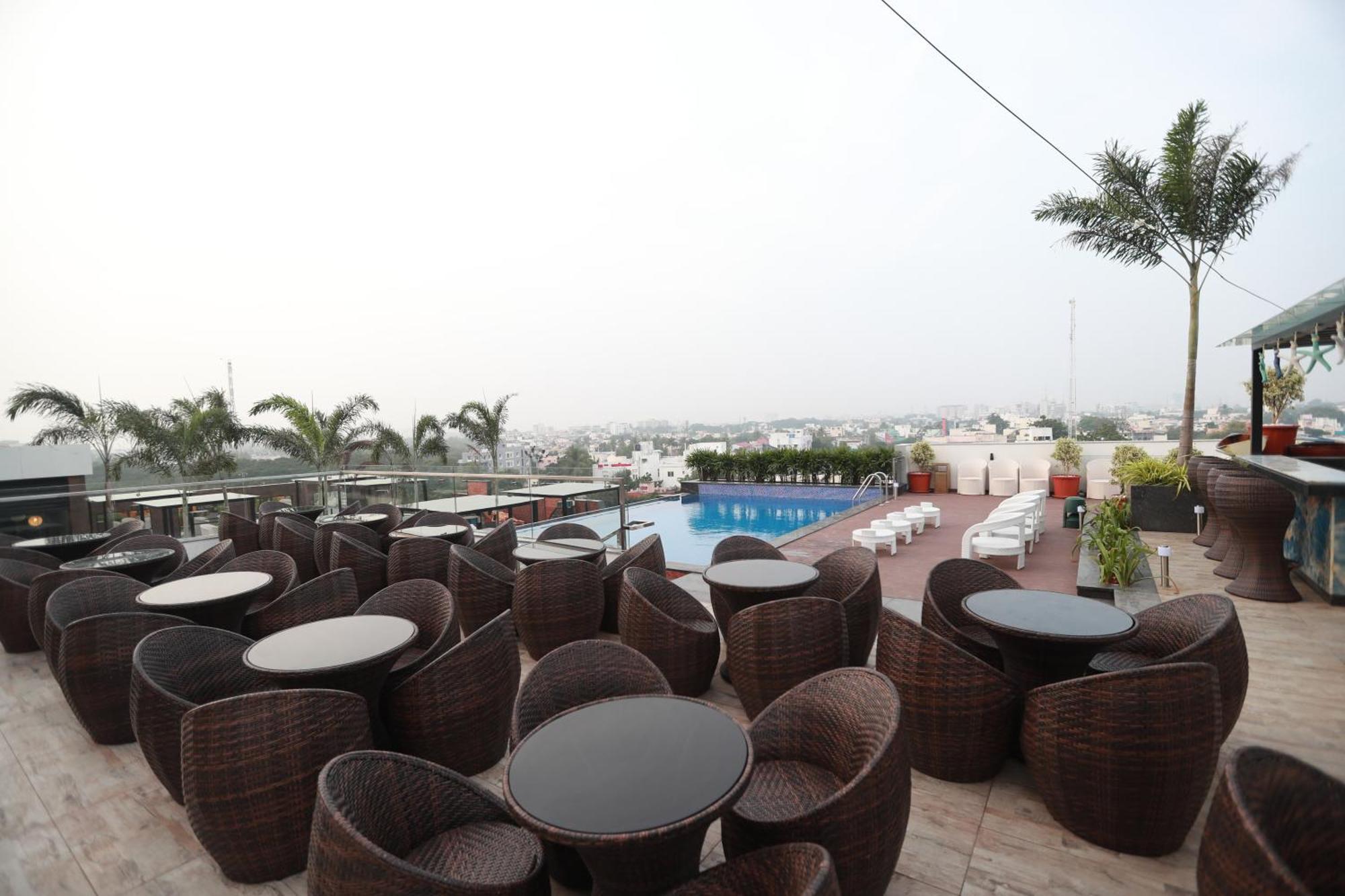 Hotel Park Elanza Chennai Esterno foto