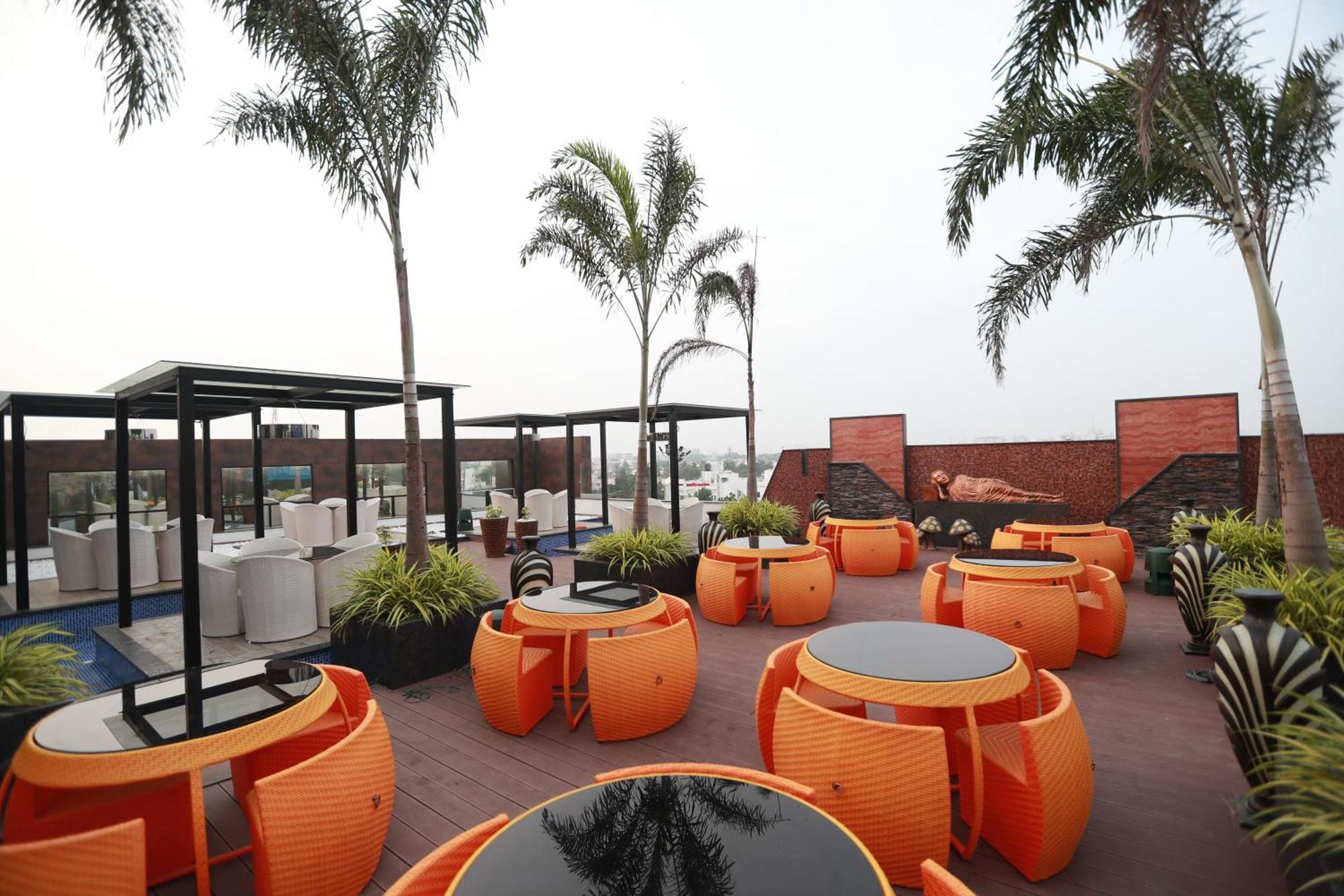 Hotel Park Elanza Chennai Esterno foto