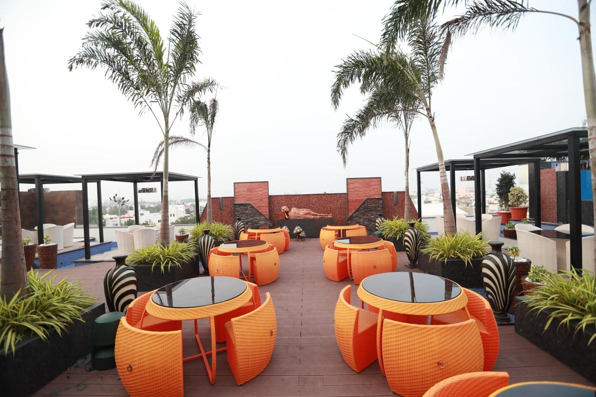 Hotel Park Elanza Chennai Esterno foto